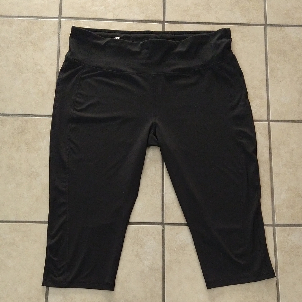 Avia Black Athletic Capri Leggings